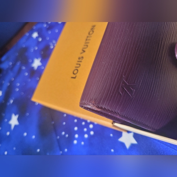 Lv epi compact wallet - Picture 2 of 7